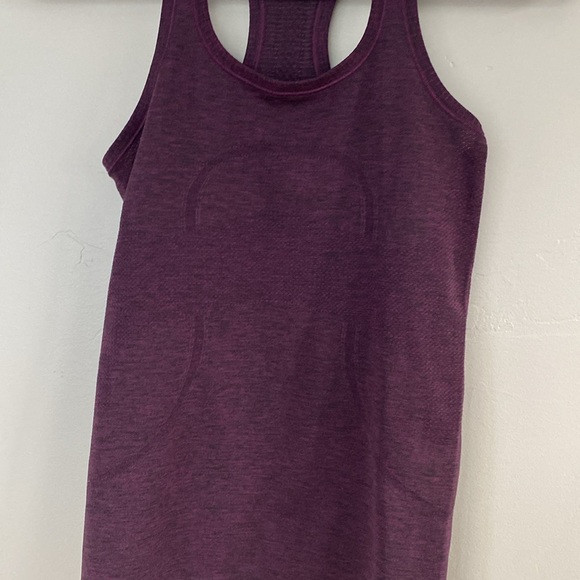 Bundle of two lululemon tank top size 4 - Picture 4 of 11